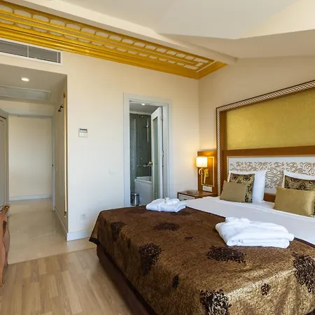 Crystal Palace Luxury & Курортный комплекс 5*