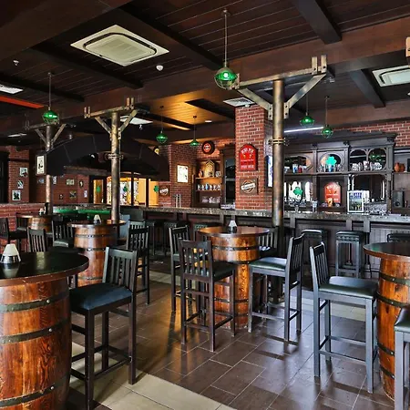 Crystal Palace Luxury & סייד