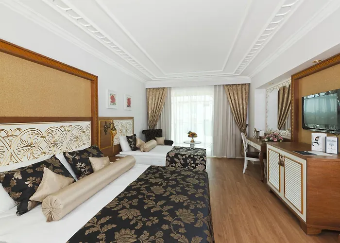 Crystal Palace Luxury & منتجع