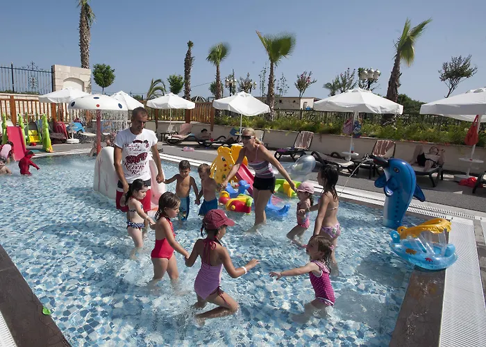 Crystal Palace Luxury & 5* سيدي