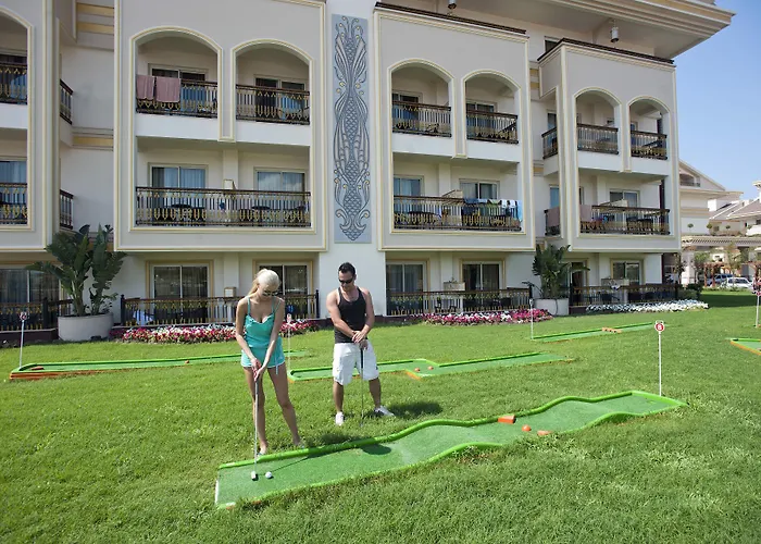 Crystal Palace Luxury & منتجع