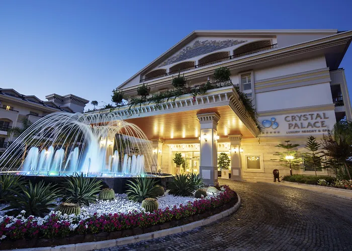 Crystal Palace Luxury & منتجع 5*