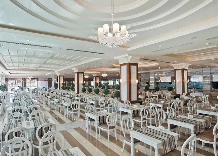 Crystal Palace Luxury & سيدي