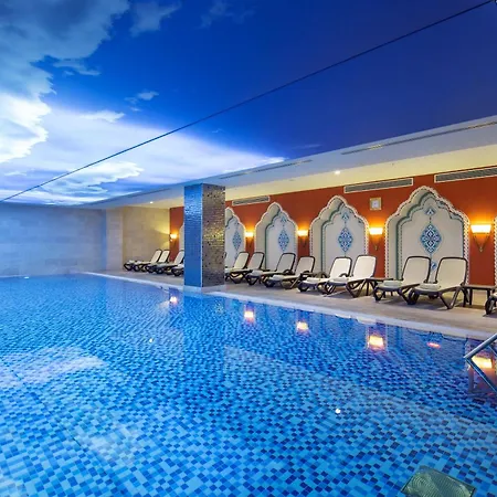 Crystal Palace Luxury & منتجع