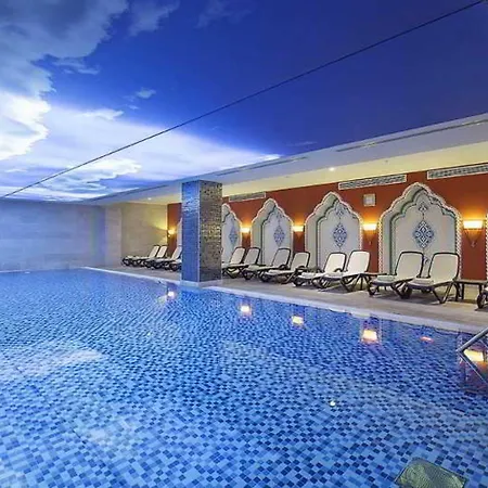Crystal Palace Luxury & Курортний комплекс