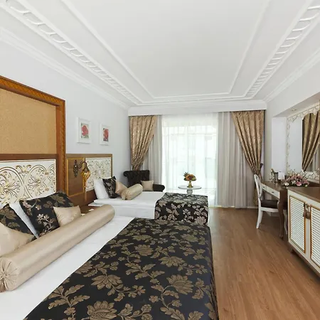 Crystal Palace Luxury & Üdülőközpont