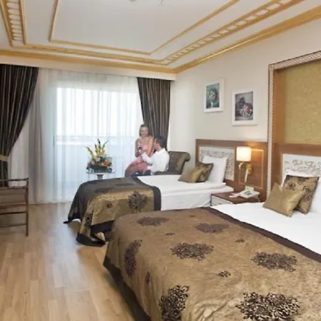 Crystal Palace Luxury & Сіде