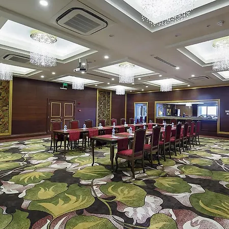 Crystal Palace Luxury & Курортний комплекс