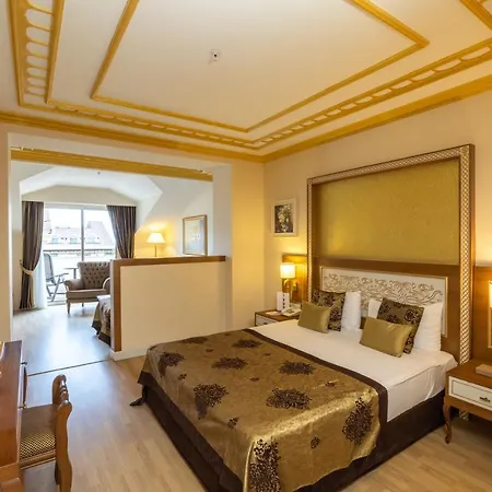 Курортний комплекс Crystal Palace Luxury &