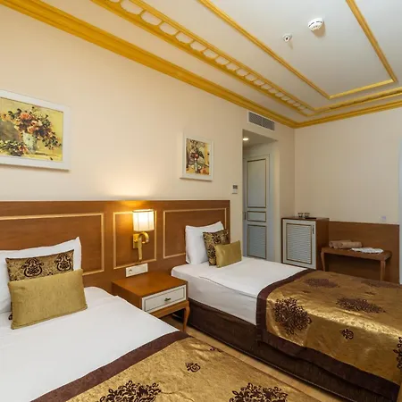 Курортний комплекс Crystal Palace Luxury &