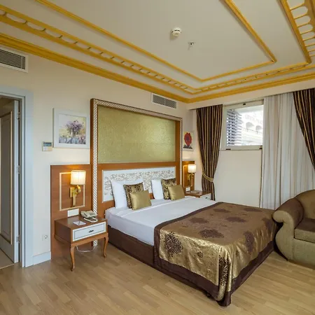 Курортний комплекс Crystal Palace Luxury & 5*