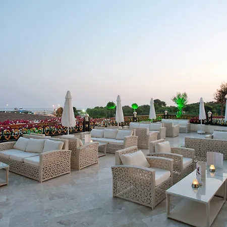 Crystal Palace Luxury & منتجع 5*