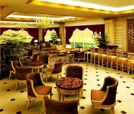 Complex Crystal Palace Luxury &