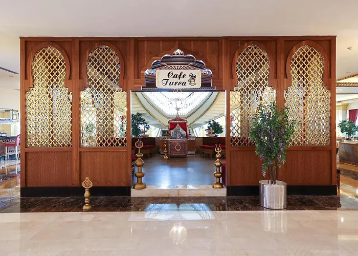 리조트 Crystal Palace Luxury & 시데