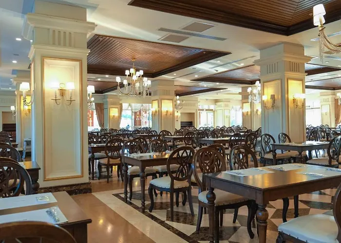 Crystal Palace Luxury & Ośrodek wypoczynkowy 5*