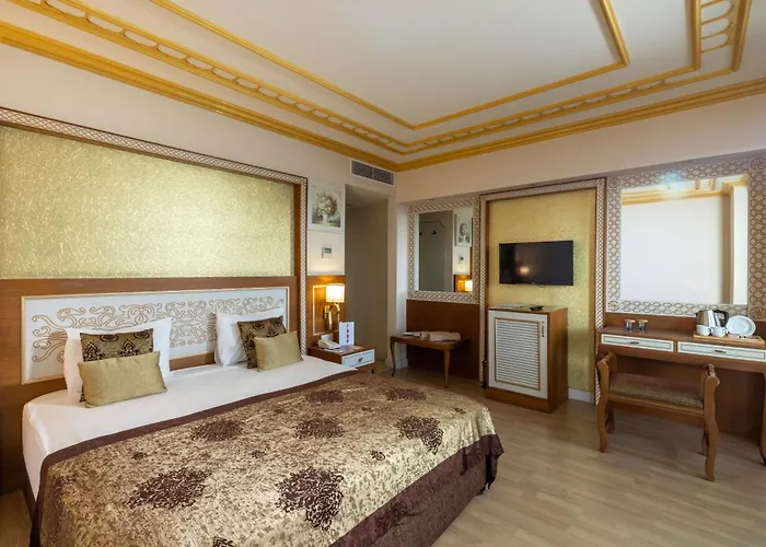 Crystal Palace Luxury & Resort Side