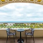 Crystal Palace Luxury & 5* Sidé