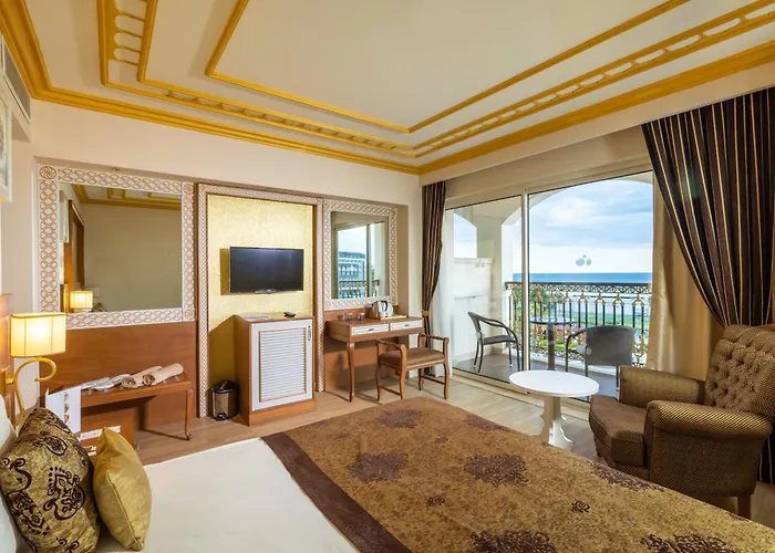 Üdülőközpont Crystal Palace Luxury & Side