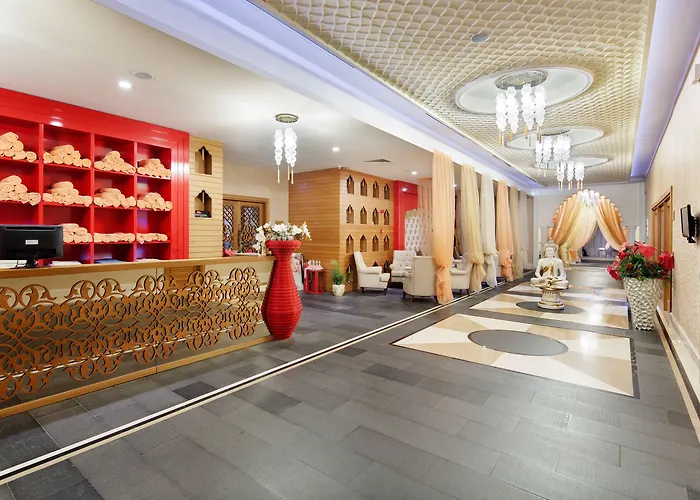 Crystal Palace Luxury & Üdülőközpont