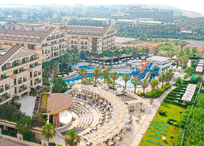 度假村 Crystal Palace Luxury &