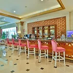 Crystal Palace Luxury & Üdülőközpont Side