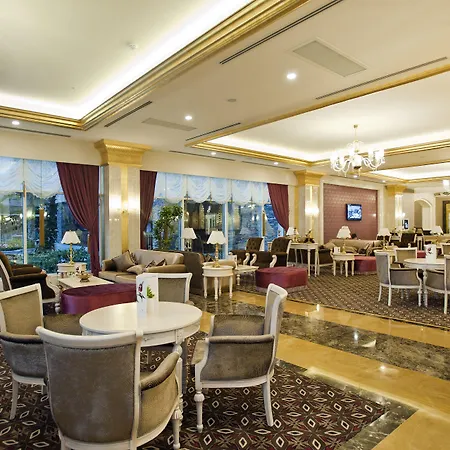 Üdülőközpont Crystal Palace Luxury & Side