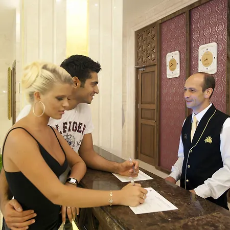 Crystal Palace Luxury & Üdülőközpont