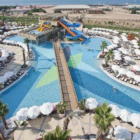 Crystal Palace Luxury & Üdülőközpont