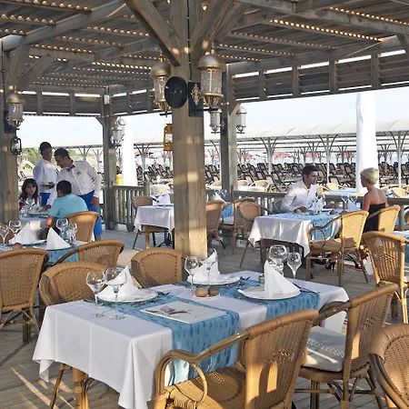 Crystal Palace Luxury & Üdülőközpont Side