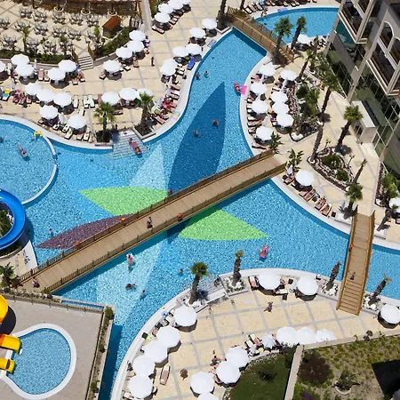 Üdülőközpont Crystal Palace Luxury &